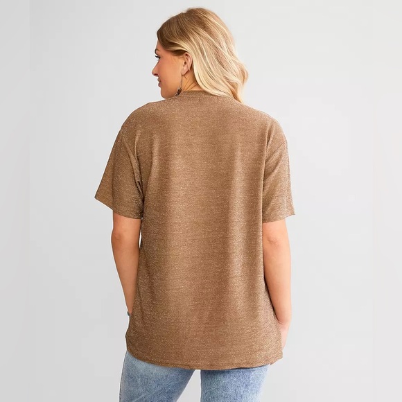 Buckle Graphic Tee Size Medium - Picture 3 of 9